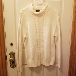 Pendleton cable knit mock neck sweater. Off white beautiful knit pattern. EUC